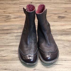 Camper brown ankle boots
